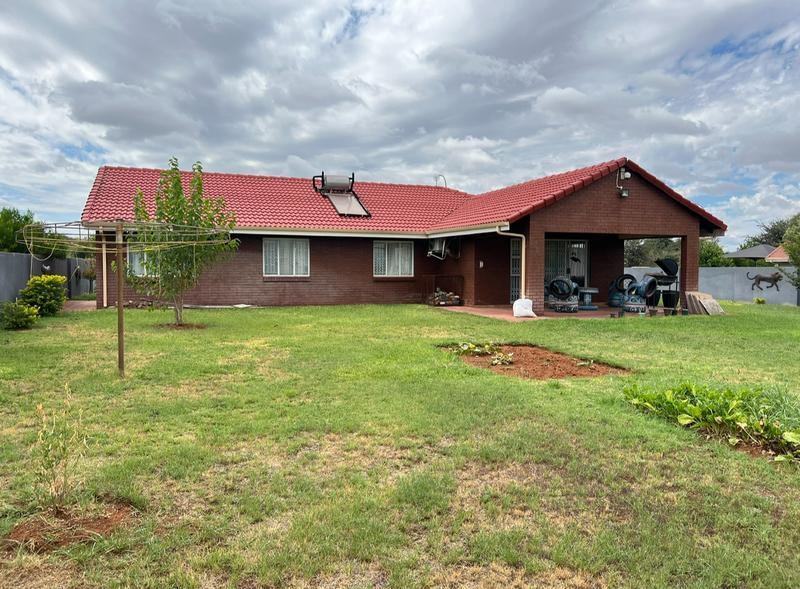 To Let 4 Bedroom Property for Rent in Kathu Northern Cape